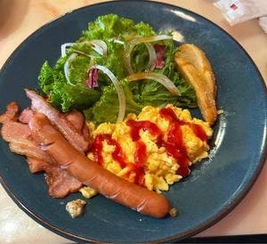 Bakery Cafe Refrain 曽根本店