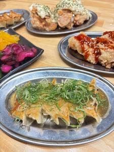 焼鳥 餃子 とり金 神戸三宮店