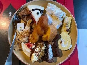 アンド スウィーツ! スウィーツ! ビュッフェ! アリス 札幌ル・トロワ店