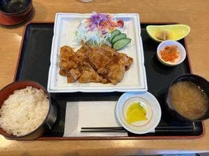 レストラン アカショウビン