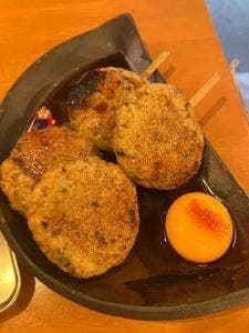 炭火焼鶏たまい でん六