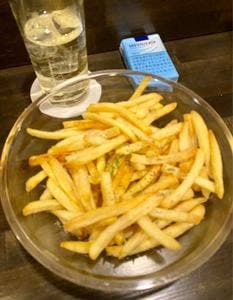 Bar＆カラオケどぐら
