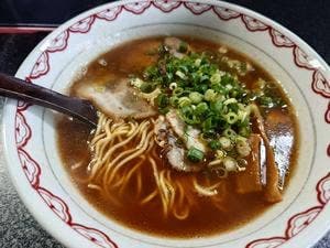 うなりや