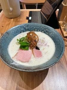 鶏そばと担々麺 一石二鶏
