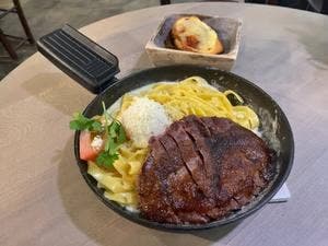 白のフライパン