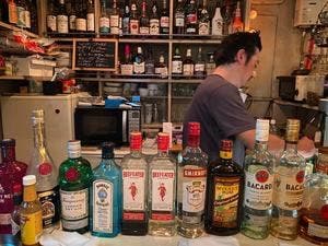BAR NEU 祖師谷店
