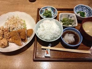 白金食堂 Estate