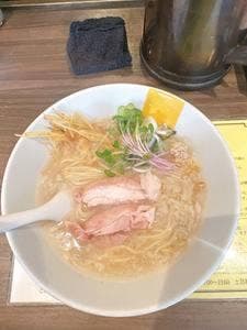 塩生姜らー麺専門店 MANNISH 淡路町本店