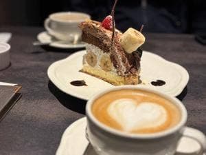 ラ・メゾン アンソレイユターブル 中日ビル店