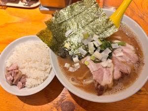 ハウスラーメンヌードルズ