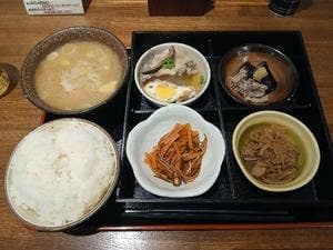 麺とおばんざいとお酒のお店 佳什