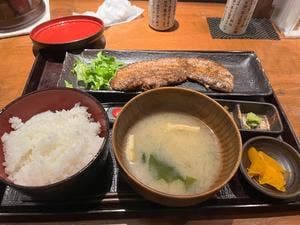 炭火焼干物食堂 越後屋鶴千代