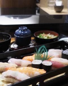 鮨隆