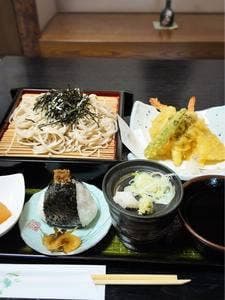 そば屋八兵衛