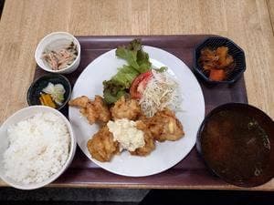 ごはん居間人