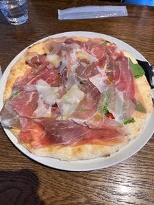 PIZZERIA e 和 Meech