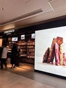 LÄDERACH GINZA SIX店
