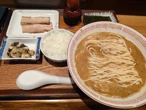 炭火焼濃厚中華そば 海富道