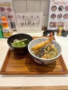 大衆酒場だれやめ