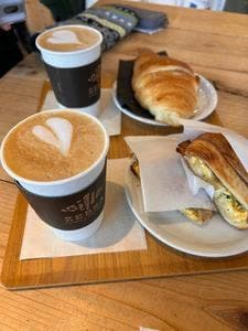 ZEBRA Coffee&Croissant 稲城中央公園店