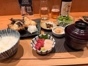 タカ食堂