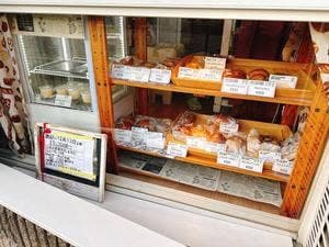 パンとお菓子の小さなお店 kinakina