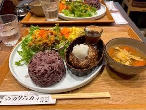 カフェ&ダイニング みのりみのる アミュプラザおおいた店