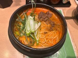 ホルモンラーメン8910白寿 赤坂店