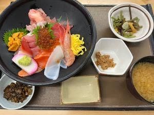 市場食堂 どんぶり屋