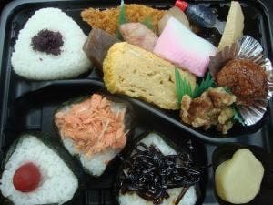 デカ弁日出店