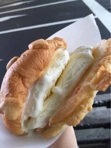世界で2番めにおいしい焼き立てメロンパンアイス 神戸三宮店