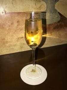 酒場 花輪雅