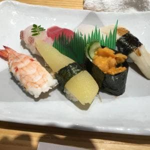 誠すし