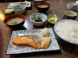 ますだや