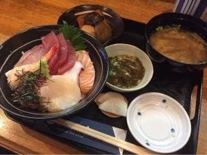 ランチ&酒と魚 よしかわ