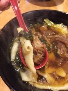 四川麻辣牛肉麺