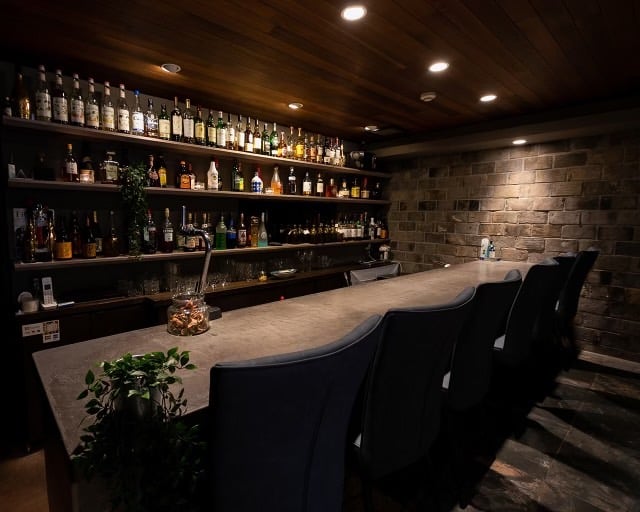 UPPLE BAR