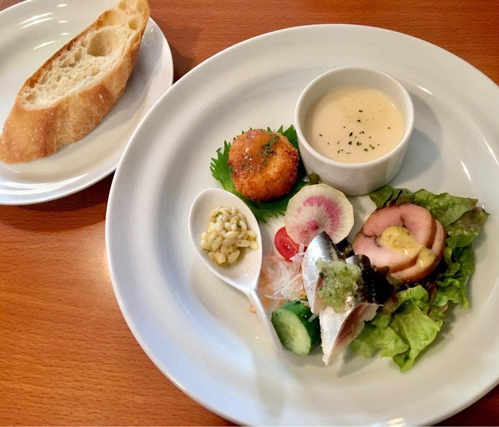 洋食 もくれん