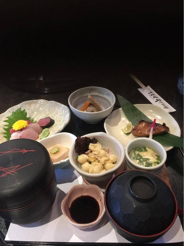 とよまる