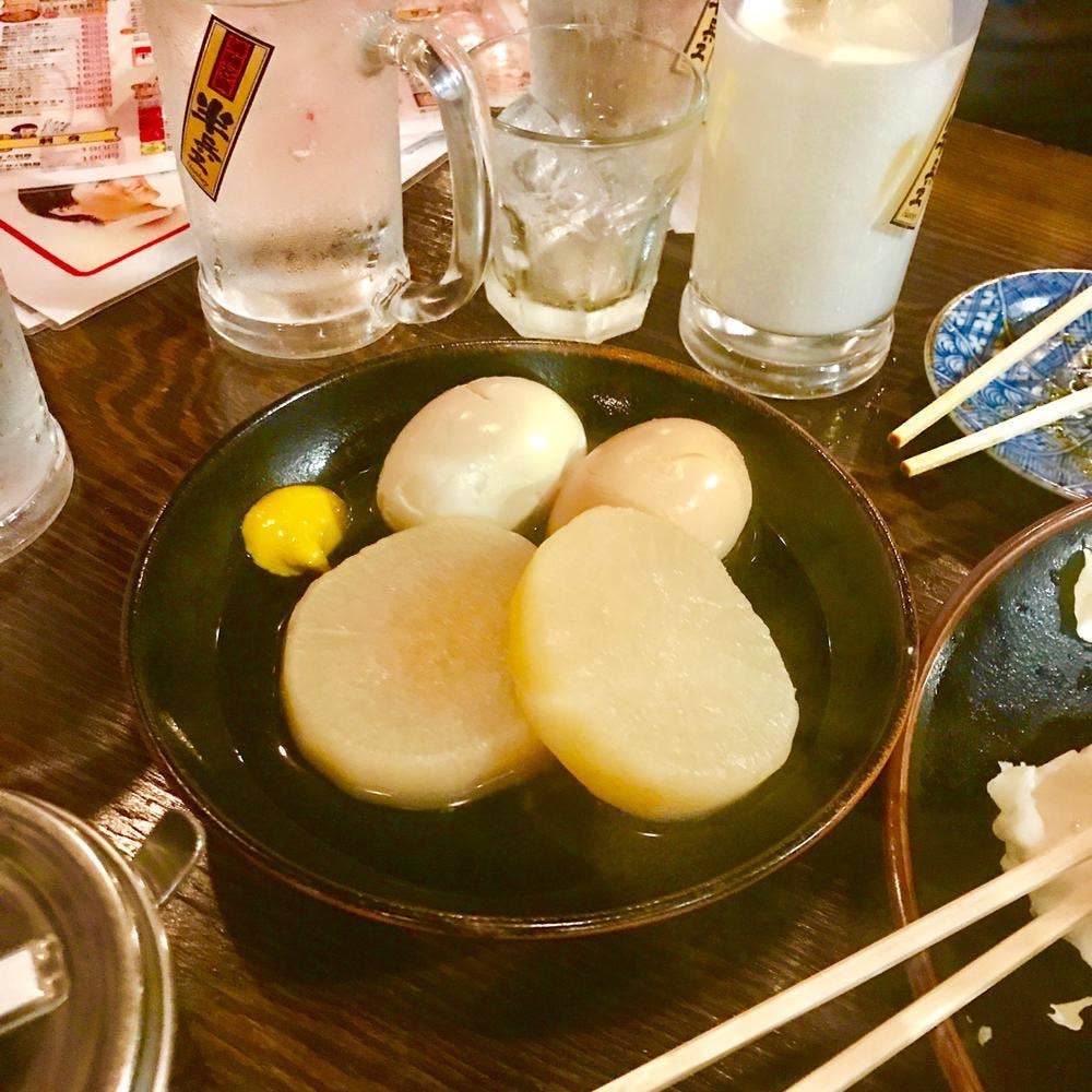 薄利多賣半兵ヱ 京都四条大橋先斗町の道路をはさんで向かい店