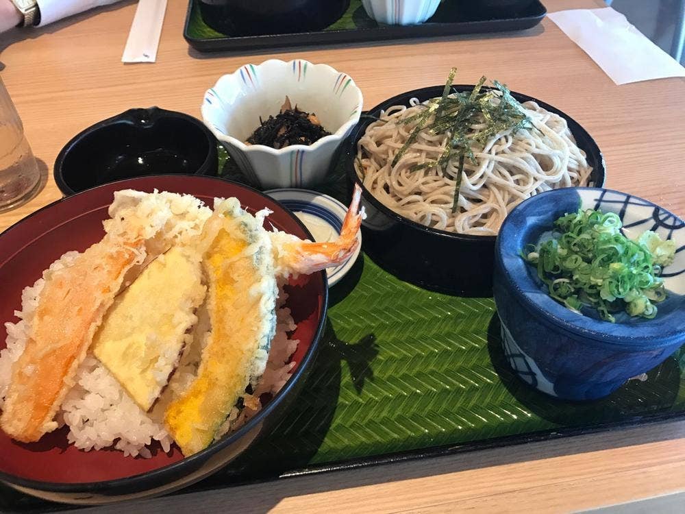 そば吉 勝山店