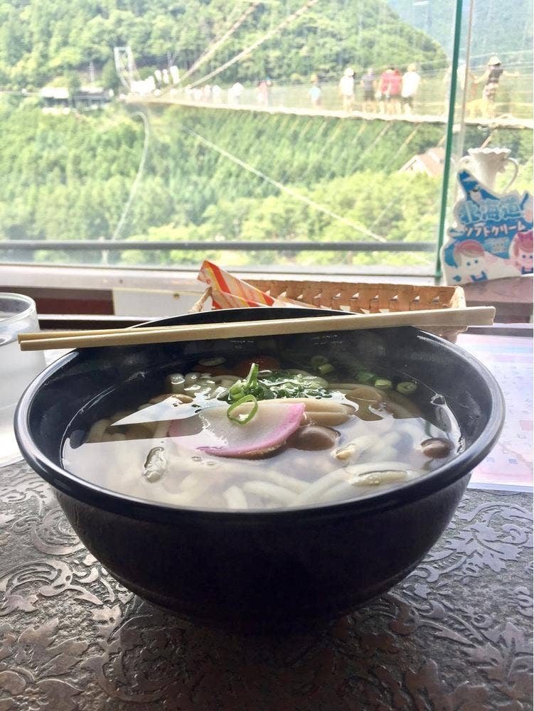 たにせ