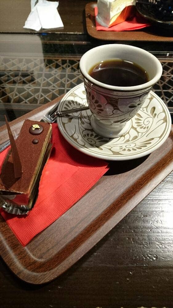 でせえる三好