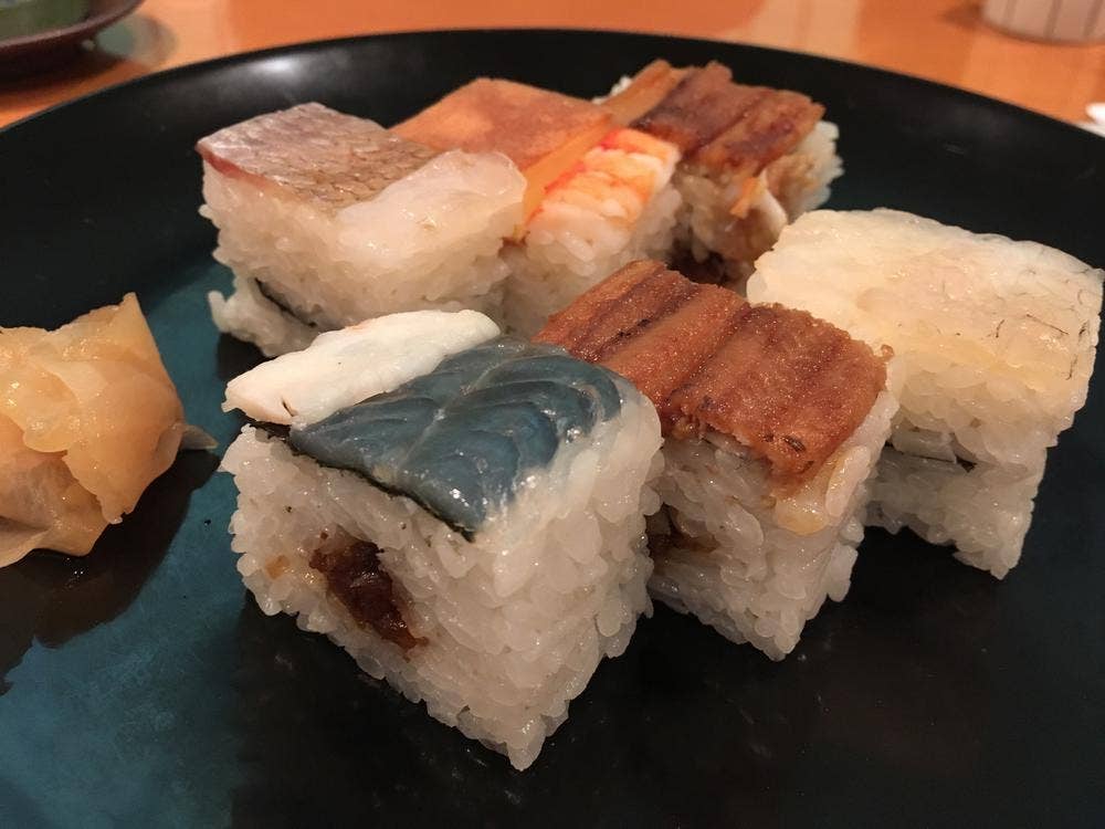すし萬リーガロイヤルホテル店