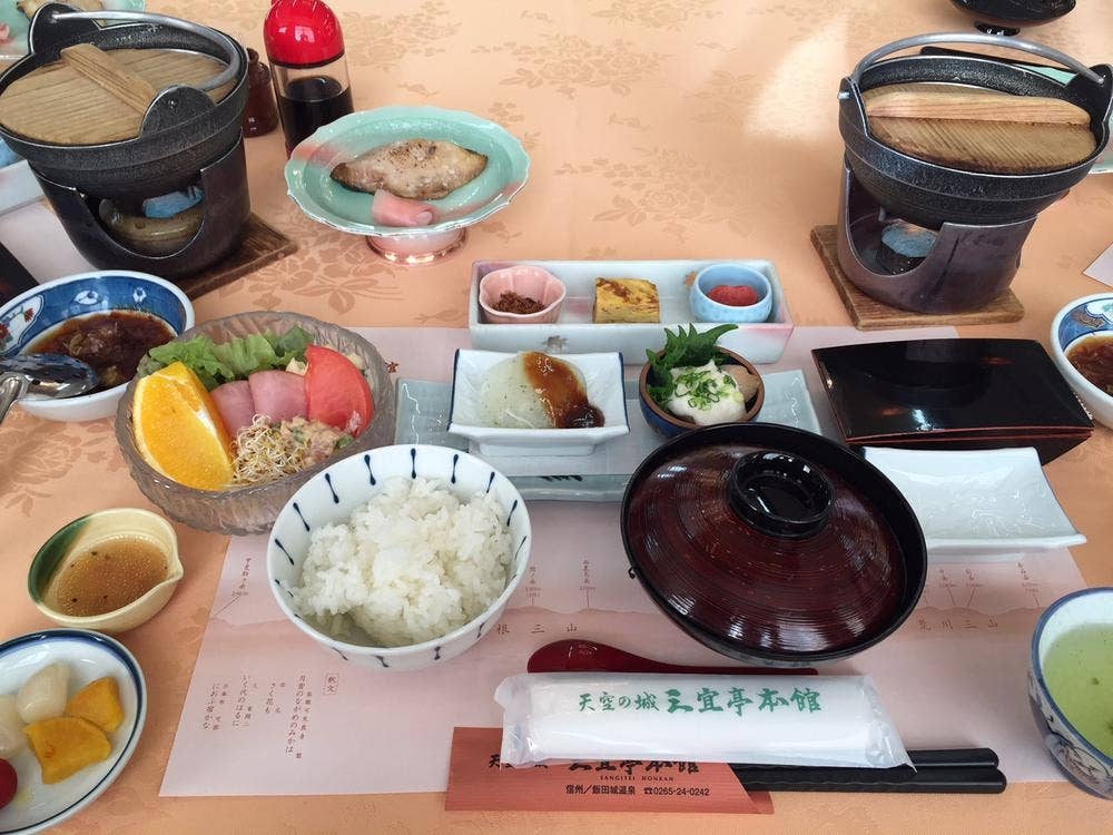 天空の城 三宜亭本館
