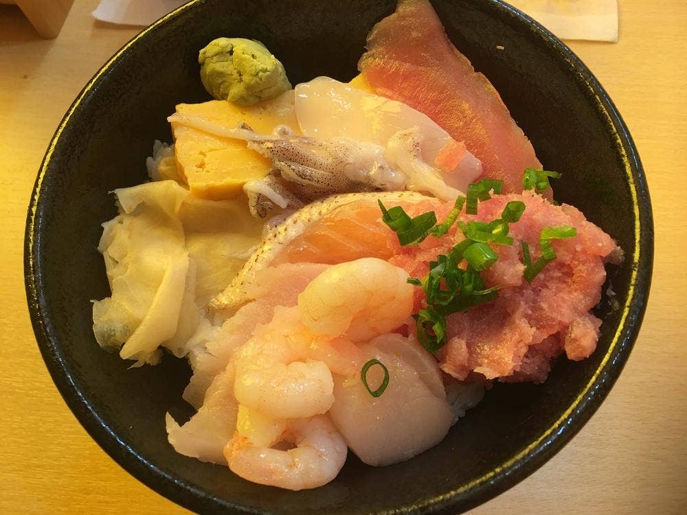 丼丸 お持ち帰り処 丼助 渡波新成店