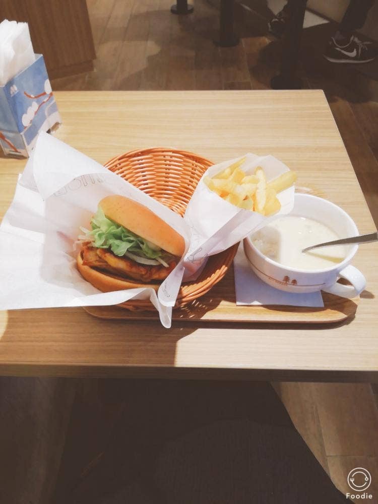 モスバーガー 飯田橋東店