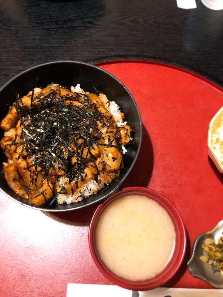 新美勢鮨・多国籍料理