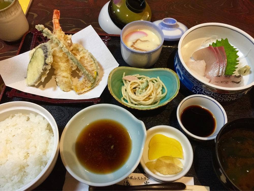 和風レストラン 海岸