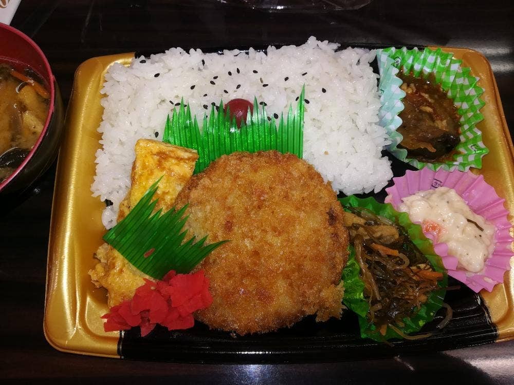 松月堂六丁の目店 ごちそう館